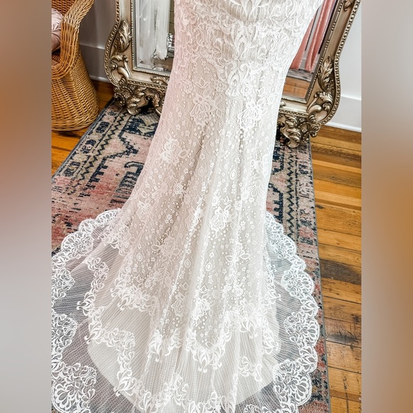 Brand new Allure #3160, new with tags, new wedding dress size 16, boho dress - Picture 10 of 14